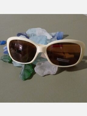 Cream Color Fashion Sunglasses Palm Springs Cancun Bahamas Vacation NEW RETRO